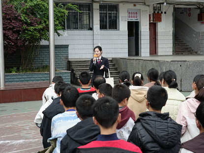 ����������Ժ���������硤С�����Ŷ��߽����ص�����ѧ��չר�ⷨ������